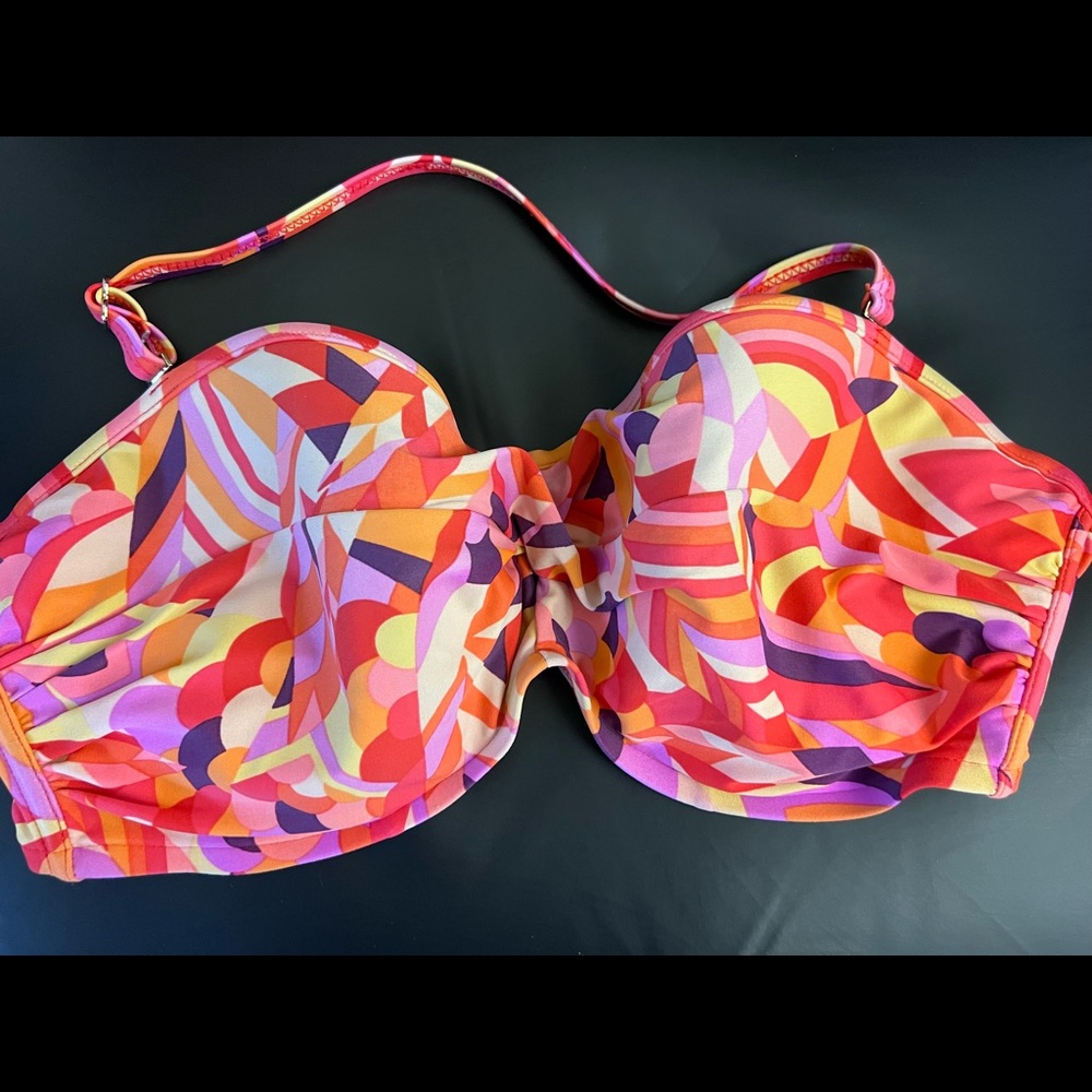 NWOT Bikini Top 34E